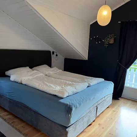 Hébergement de vacances Sjarmerende Hus I Nydelige Tromso! *