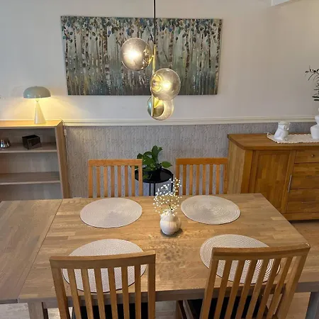 Sjarmerende Hus I Nydelige Tromso! Hébergement de vacances Tromsø