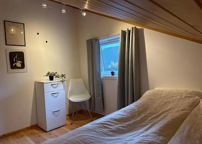 Sjarmerende Hus I Nydelige Tromso! טרומסה